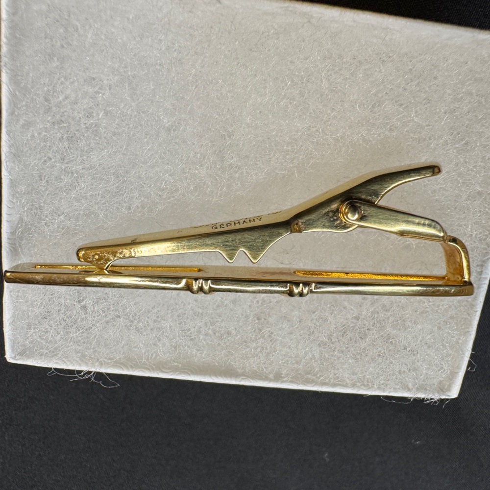 Christian Dior Men's GOLD “CD” Logo Tie Clip Bar for Neck Tie - Picture 2 of 13